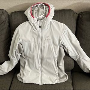 Arc’Teryx Women’s Atom LT Hoodie XL